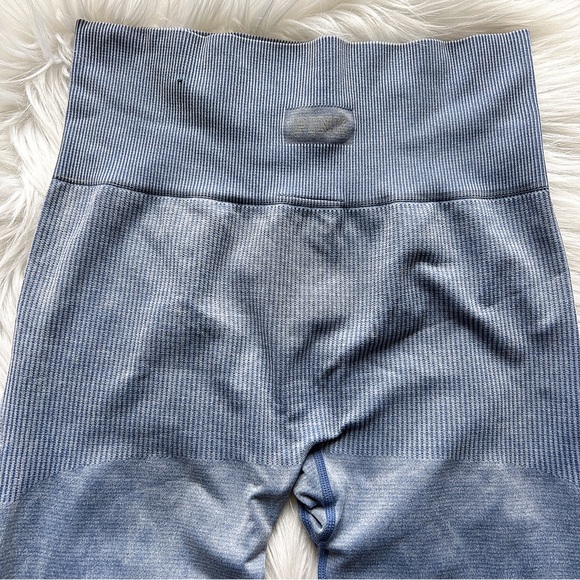 💖PINK Seamless Acid Wash Leggings💖 - Picture 4 of 7